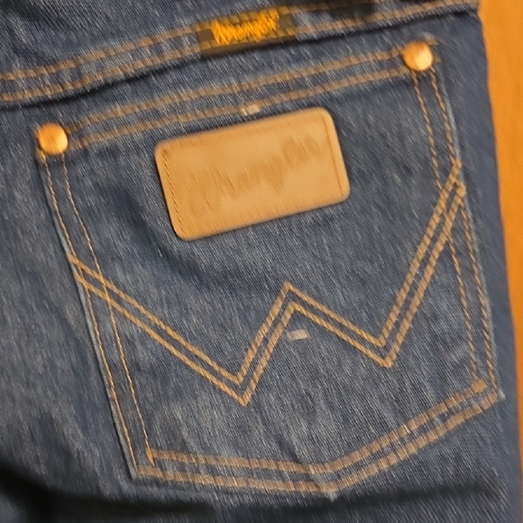 Wrangler Deep Blue Denim Jeans - Picture 4 of 5